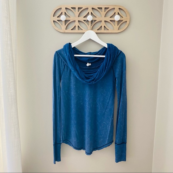 Free People Cosmo Tie Dye Cowl Neck Long Sleeve Top Blue Sz Small - Picture 1 of 9